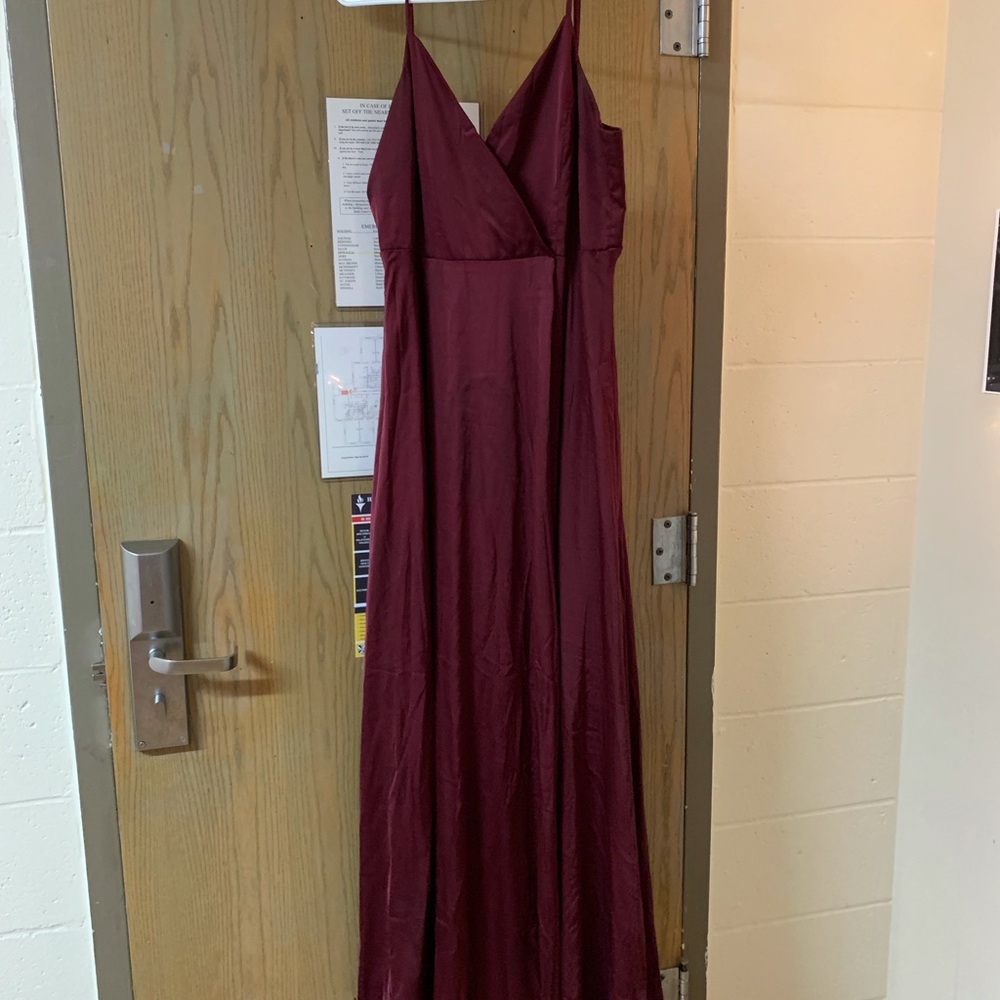 Lulus burgundy dress